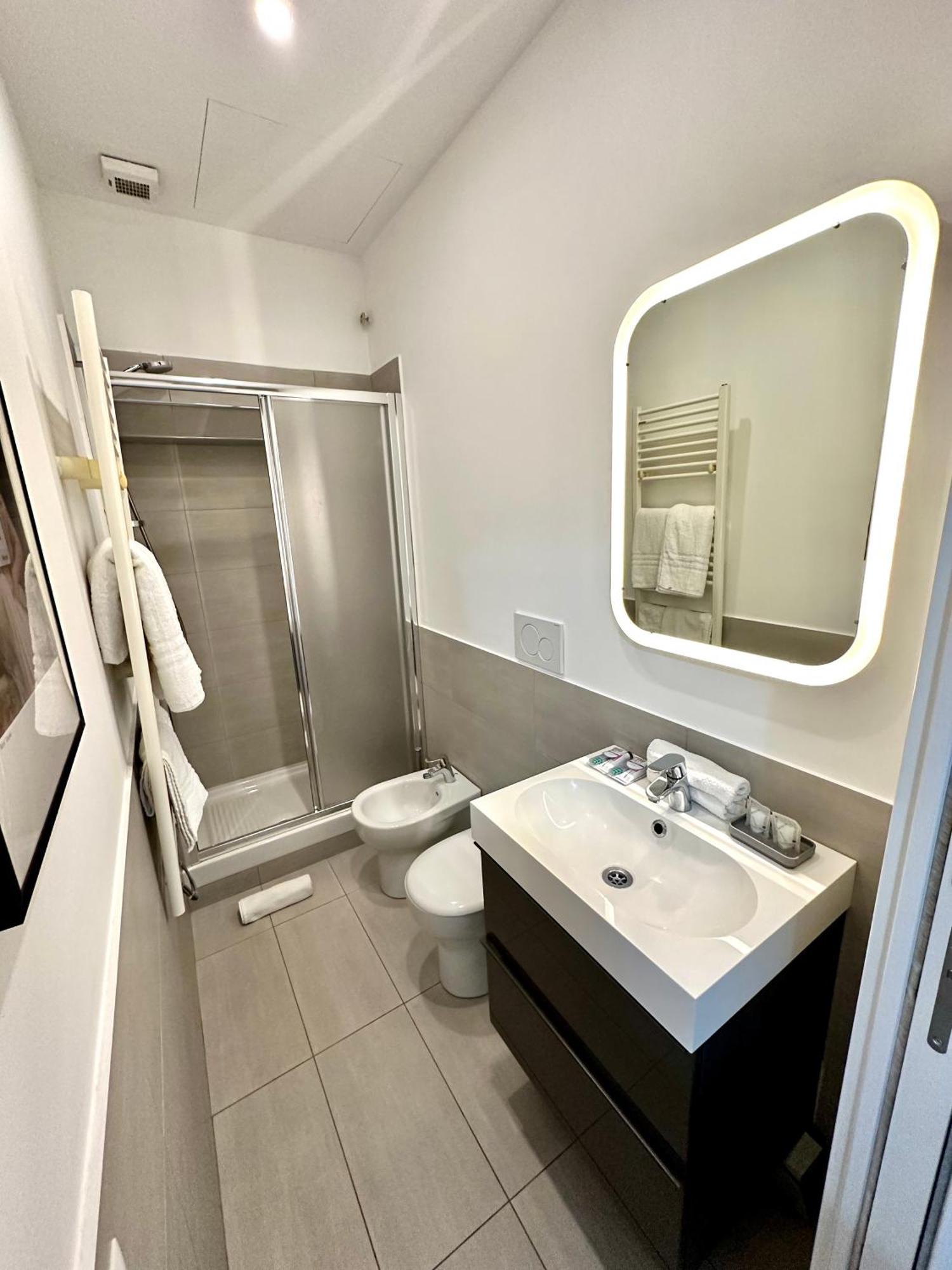 Purple House - Garibaldi Fs Apartment Milano Ngoại thất bức ảnh